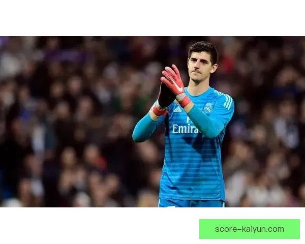 库尔图瓦国家队首秀表现稳健，成为球队后防中坚力量