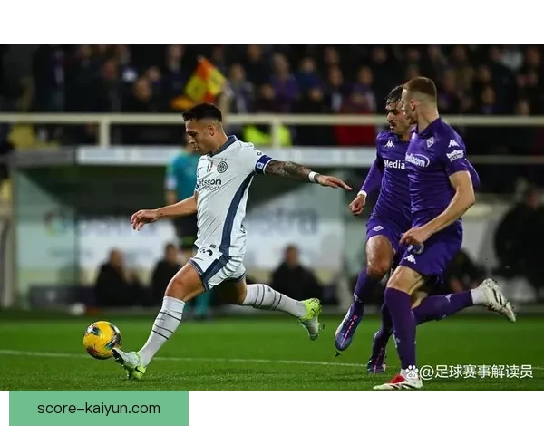 佛罗伦萨在本赛季中比赛节奏保持稳定，表现备受关注。